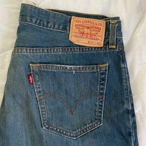 Levi’s loose boot cut jeans 567.   36 x32